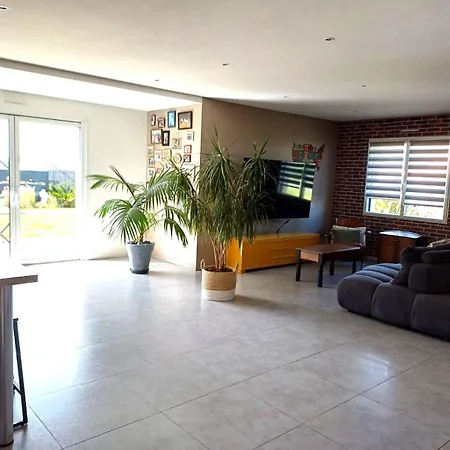 Grande Maison Proche